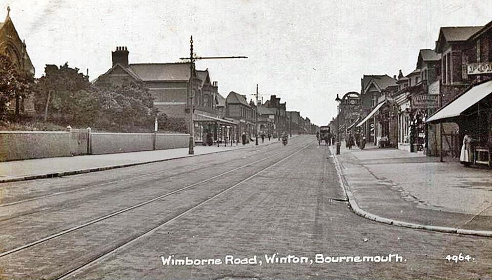 Wimborne Road, Winton (Rood)